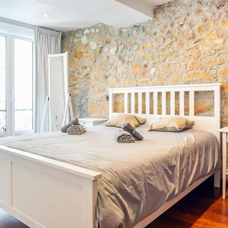 Precioso,amplio Y Centrico Calle San Antonio,reformado, Al Lado De La Catedral De * Oviedo