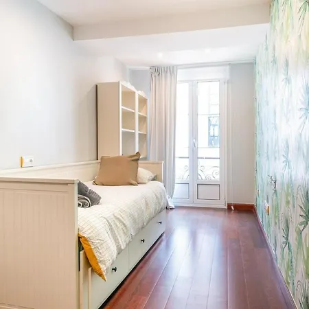 Lägenhet Precioso,amplio Y Centrico Calle San Antonio,reformado, Al Lado De La Catedral De Oviedo